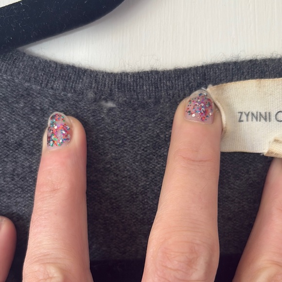 Zynni Cashmere Gray Sweater - Picture 2 of 10